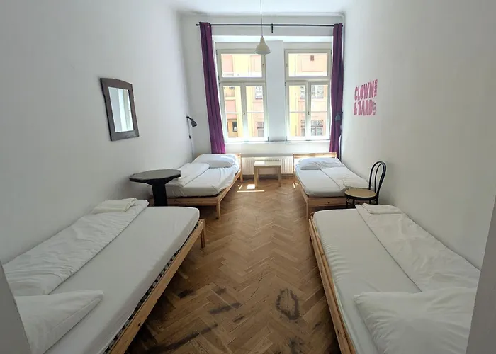 Clown And Bard Hostel Prag